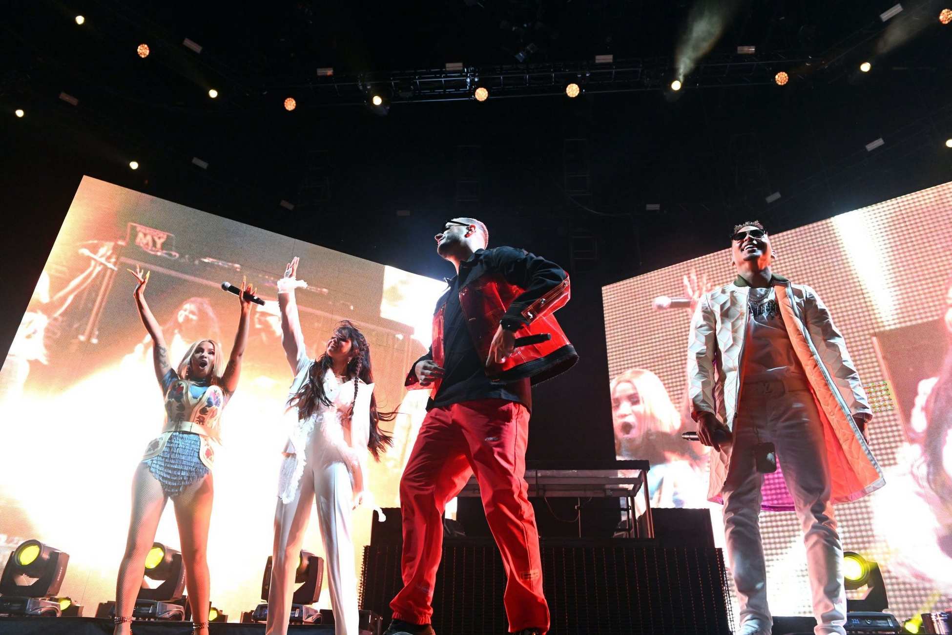 Selena_Gomez_-_Performs_onstage_on_the_Outdoor_Stage_at_Coachella_in_Indio2C_CA_April_122C_2019-05.jpg